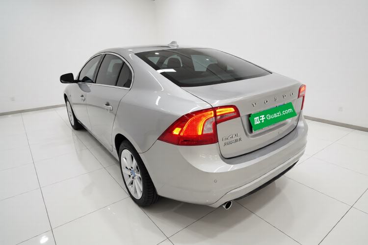Used Volvo S60 2015 S60L 2.0T Zhiyuan Edition