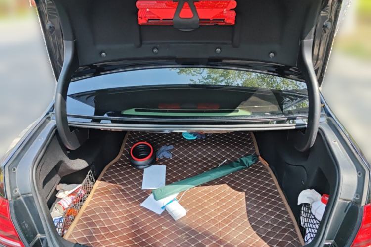 Used Mercedes-Benz E-Class 2015 E 260 L Sport & Fashion Model Trunk