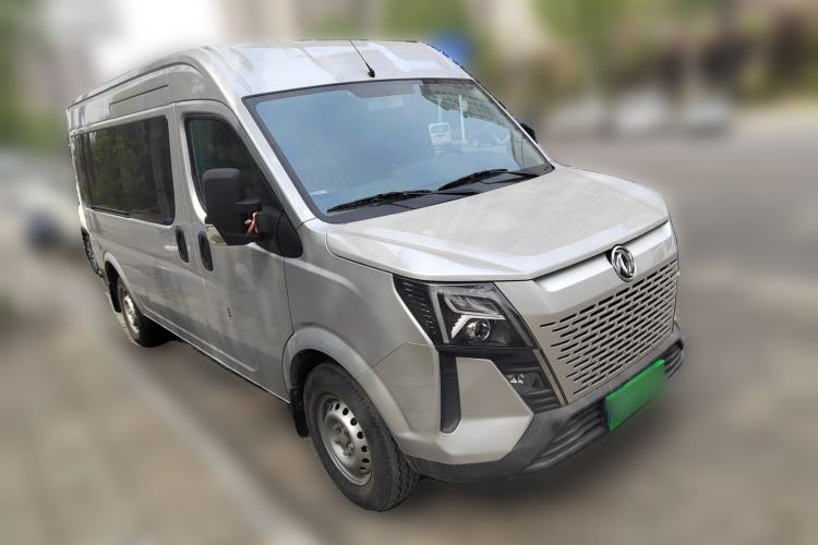 Used Dongfeng Yufeng 2023 V9+ 2.0T Manual Front-Wheel-Drive Multi-Function Mid-Roof Van with 7/8/9 Seats
