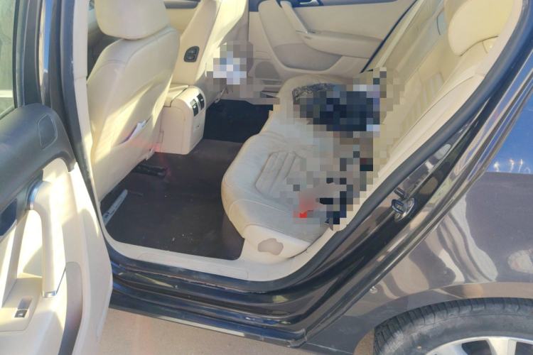 Used Volkswagen Magotan 2012 Revised Version 1.8TSI Leading Edition Left Rear Seat