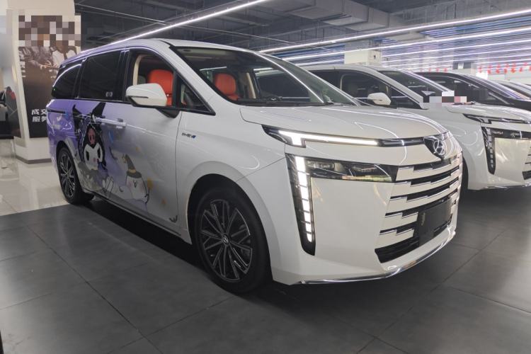 Used GAC Trumpchi E8 New Energy 2024 150km MAX Front Right 45 Deg