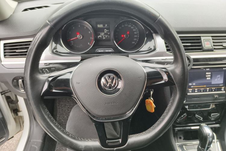 Used Volkswagen Bora 2016 230TSI DSG Comfort Model
