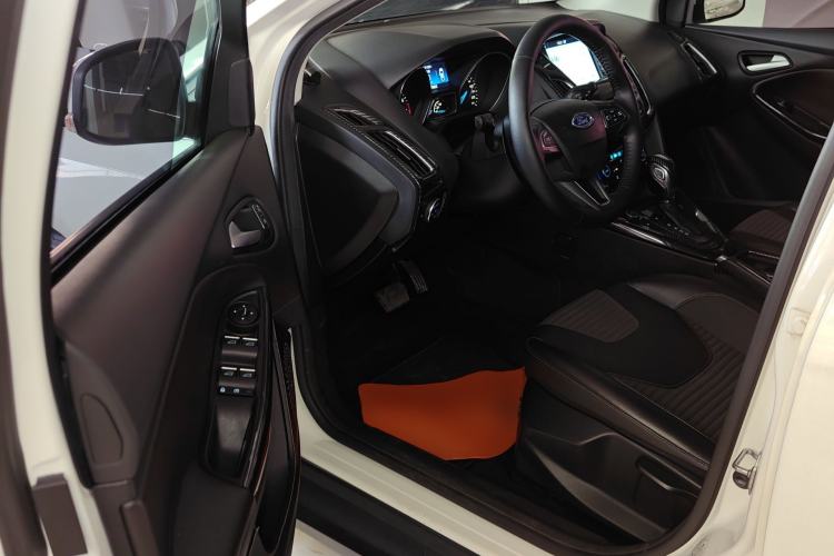 Used Ford Focus 2017 Hatchback EcoBoost 180 Automatic Elite Model Driver Seat