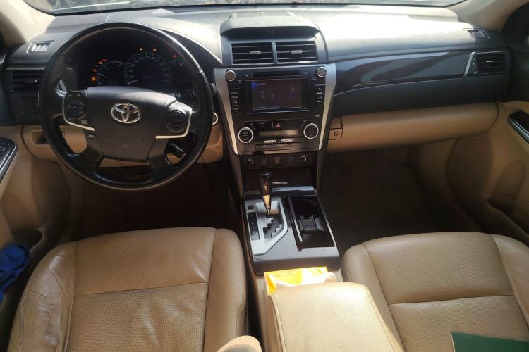 Used Toyota Camry 2012 Luxurious Edition 2.5HG Zunrui