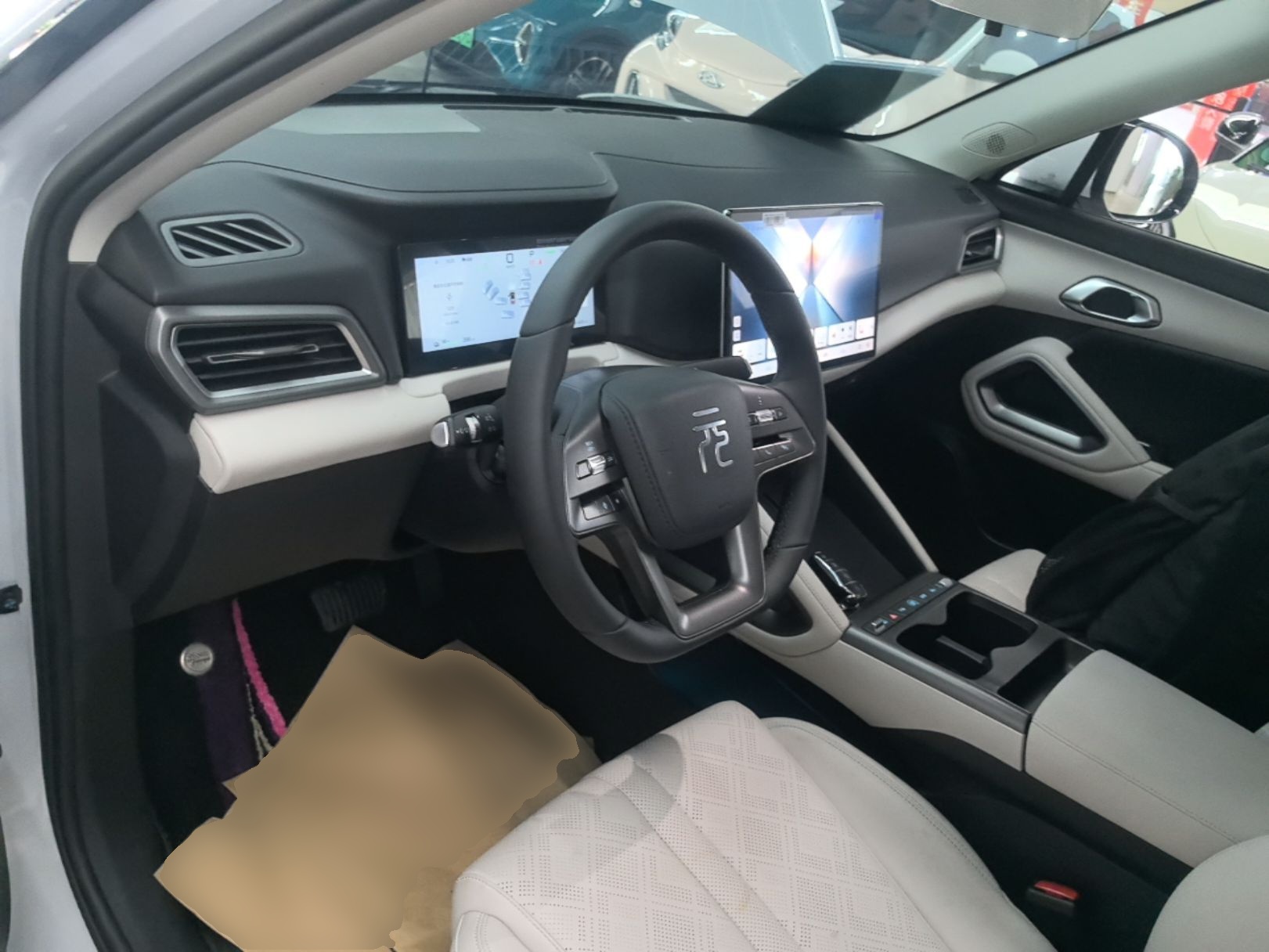 BYD Yuan UP 2025 Intelligent Driving Version 401 KM Dynamic Edition — снимка 12