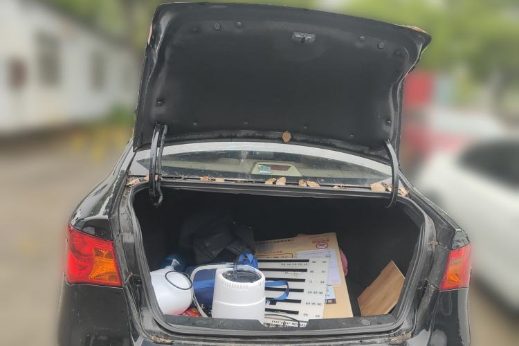 Used Roewe 350 2014 1.5L Automatic Xunyue Version Trunk