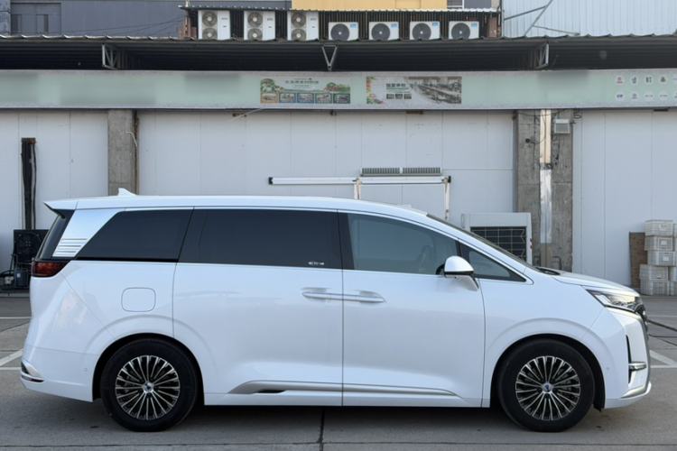 Used Denza D9 2022 DM-i 970 Four-Wheel Drive Flagship Model Exterior 12