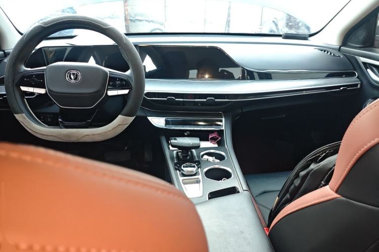 Used CHANGAN Eado 2022 PLUS Blue Whale NE 1.4T GDI DCT Prestige Edition Center Console