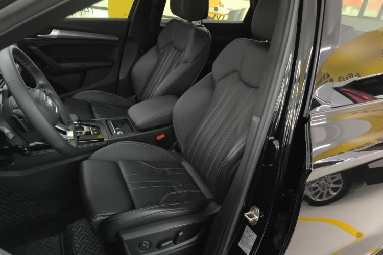 Used Audi Q5L 2023 40T Luxury Dynamic Model
