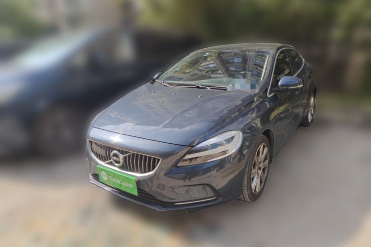 Used Volvo V40 2017 T4 Smart Luxury Edition