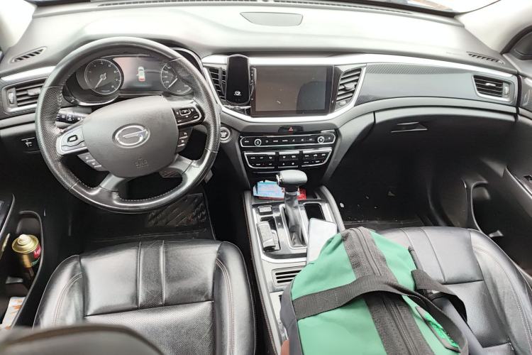 Used GAC Trumpchi GS7 2017 320T Two-Wheel-Drive Luxury Model Center Console