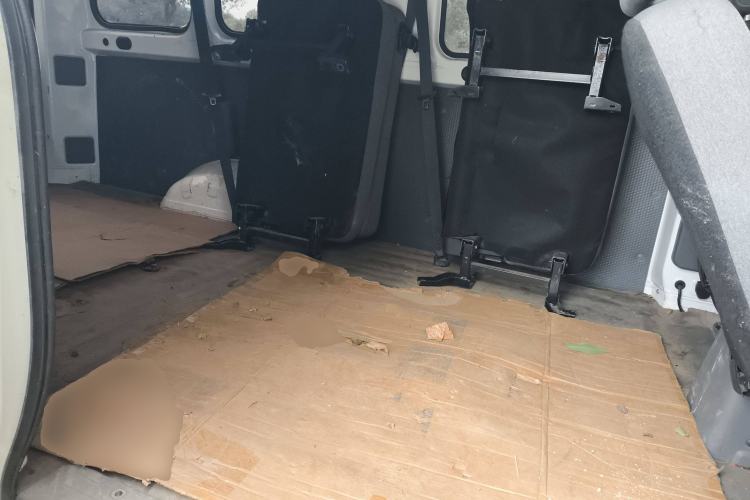 Used Wuling Yangguang 2024 300KM Comfort Version Passenger Van 75kW Left Rear Seat