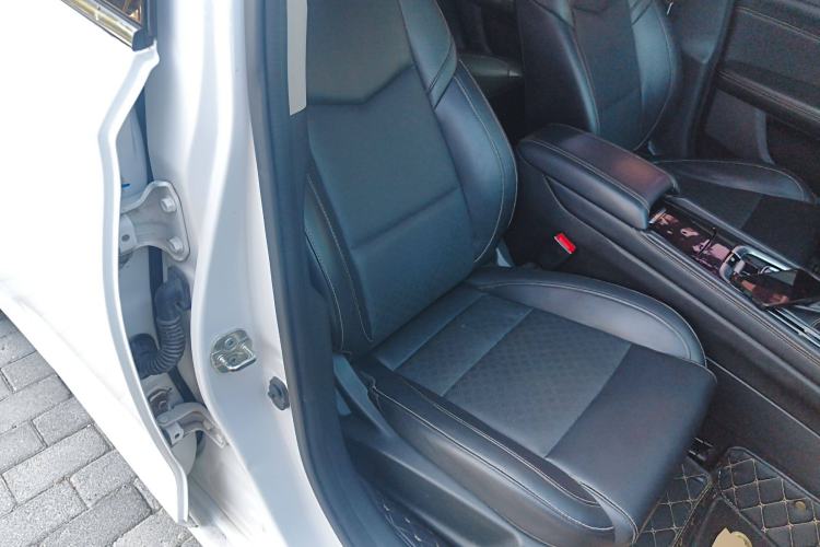 Used Changan Eado 2019 High-Energy Edition 1.6L GDI Automatic Pioneer Model China VI Standard
