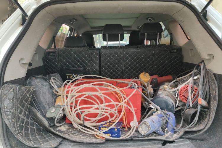 Used Roewe RX5 2019 20T Two-Wheel Drive Automatic 4G Connected Platinum Edition Trunk