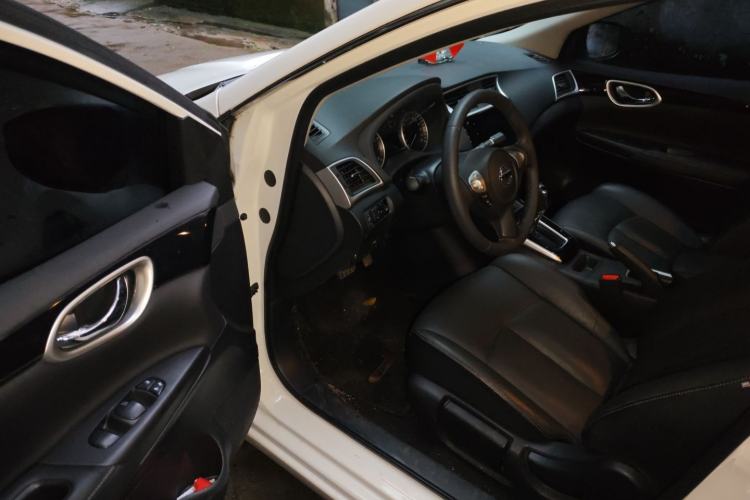 Used Nissan Sylphy 2019 1.6XV CVT Smart Connect Luxury Edition China VI Standard Driver Seat