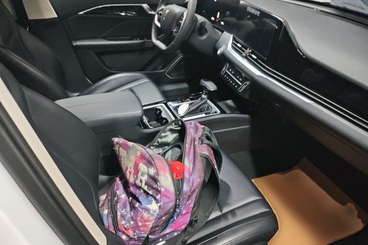 Used Bestune B70 2025 Dragon Edition 1.5T Quality Enjoyment Model Right Front Seat