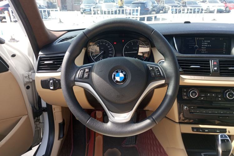 Used BMW X1 2015 sDrive18i Leading Edition