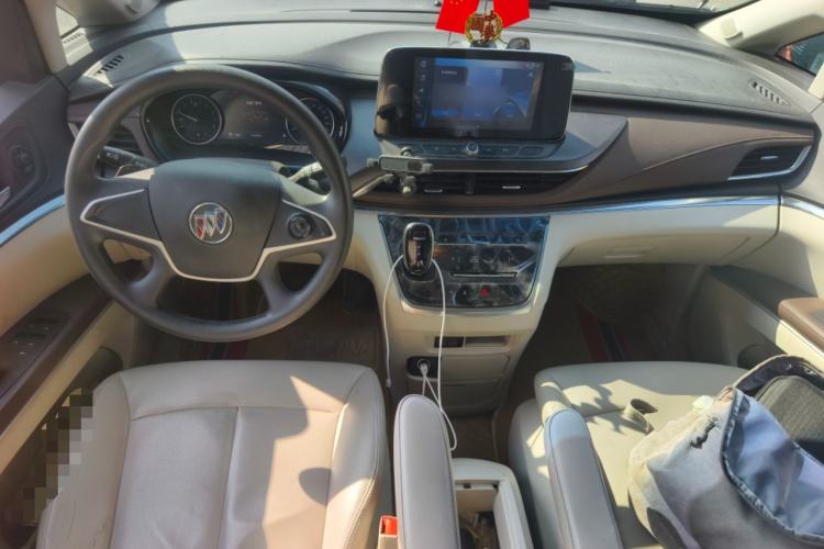 Used Buick GL8 2023 Land Executive Class Comfort Model
