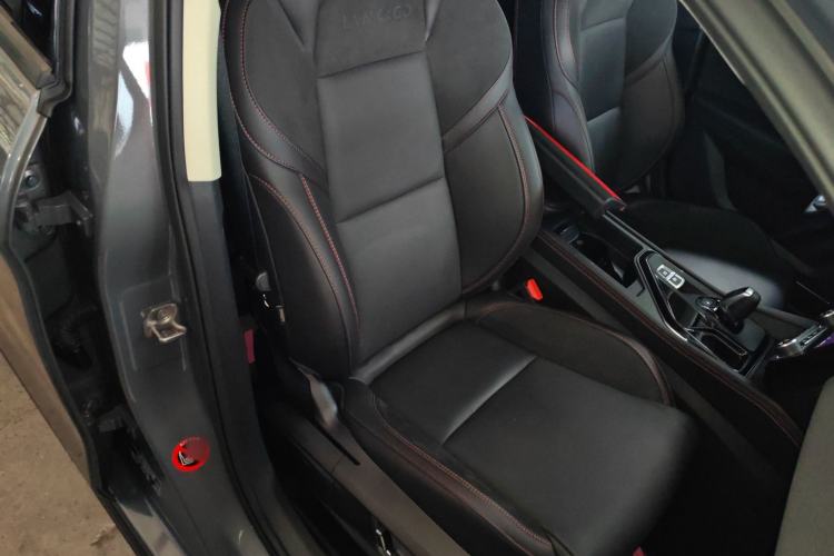 Used Lynk & Co 02 2020 1.5T DCT Two-Wheel Drive Pro Edition Right Front Seat