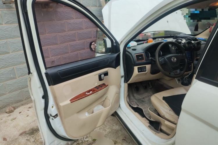 Used Dongfeng Fengon 350 2014 1.5L Manual Base Version Driver Seat