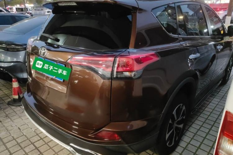 Used Toyota RAV4 2016 2.0L CVT Two-Wheel Drive Fashion Edition China V Standard
