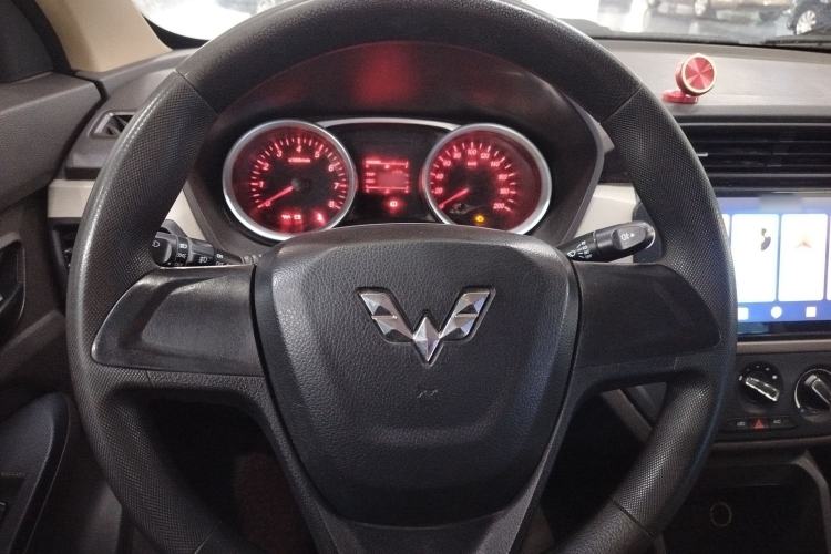 Used Wuling Hongguang 2019 1.5L S Standard Version China VI LAR
