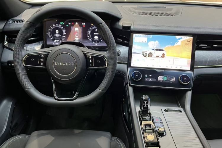 Used Lynk & Co 09 2021 2.0T Halo Six-Seater