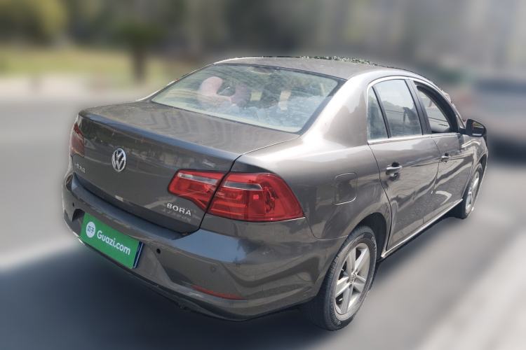 Used Volkswagen Bora 2013 1.6L Manual Fashion Edition
