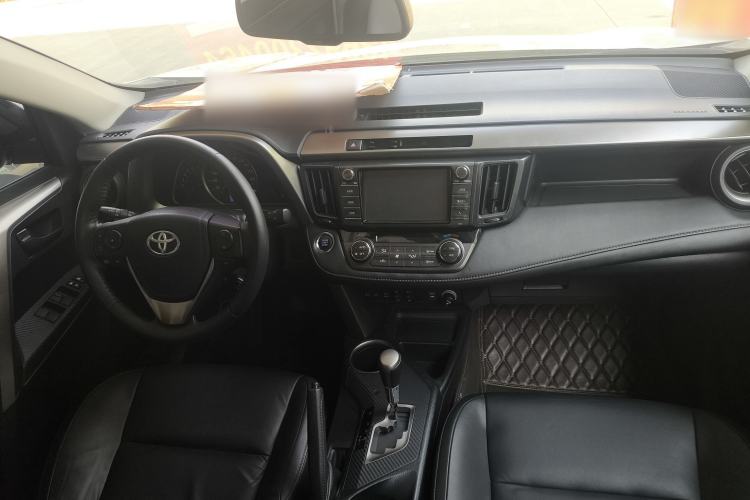 Used Toyota RAV4 2015 2.5L Automatic 4x4 Elite Edition
