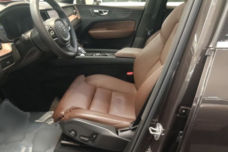 Used Volvo XC60 2023 B5 4x4 Smart Luxury Edition Left Front Seat