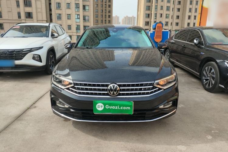 Used Volkswagen Magotan 2025 Zhongxiang Version 330TSI DSG Luxury Edition