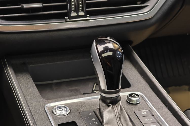 Used BYD Tang 2019 2.0T Automatic SmartConnect Luxury Edition 7 Seats China VI Standard
