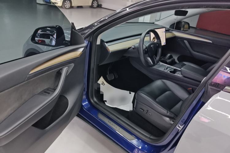 Used Tesla Model Y 2021 Long-Range All-Wheel-Drive Version 3D7