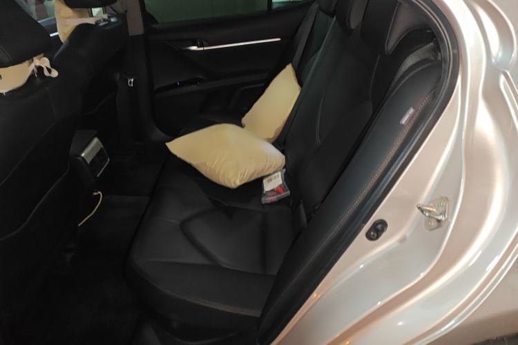 Used Toyota Camry 2019 Dual-Engine 2.5 HG Luxury Edition China VI Standard
