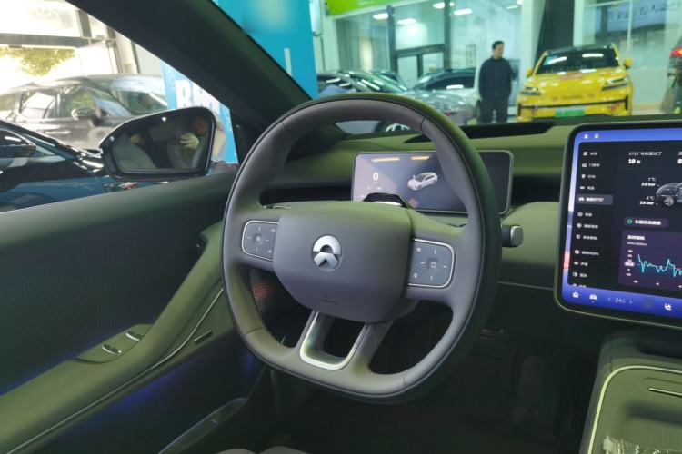 Used Nio ET5T 2025 75 kWh Touring Steering Wheel