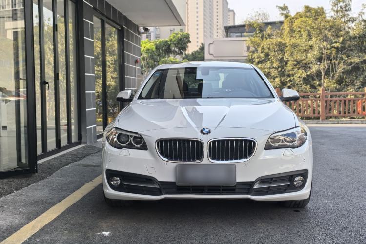 Used BMW 5 Series 2015 520i Elegant Edition
