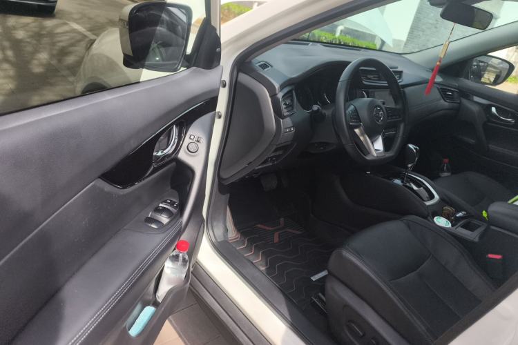 Used Nissan X-Trail 2022 2.0L Two-Wheel Drive Smart Connect Premium Edition