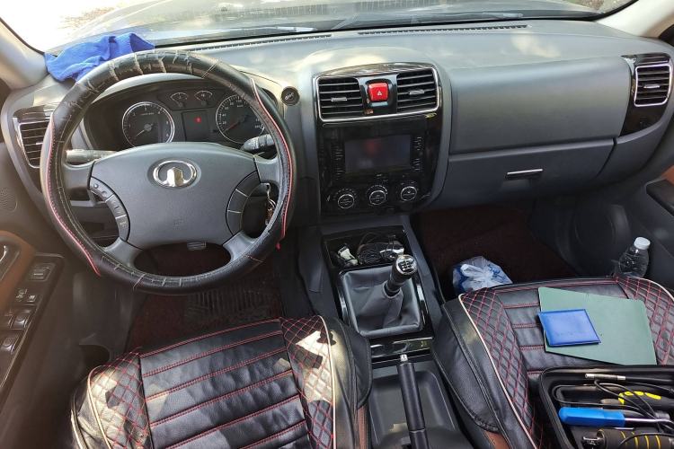 Used Great Wall Wingle 5 2013 2.0T European Version Two-Wheel Drive Elite Edition 6MT Big Double Cab GW4D20B
