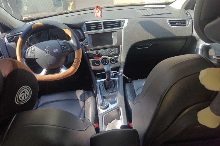 Used DS 6 2016 1.6T Luxury Edition THP160 Center Console