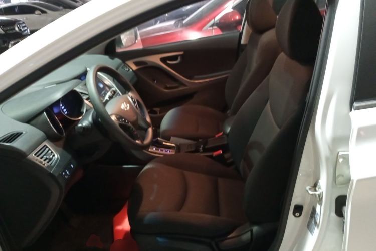 Used Hyundai Elantra (5th Generation / Langdong) 2016 1.6L Automatic Prestige Model
