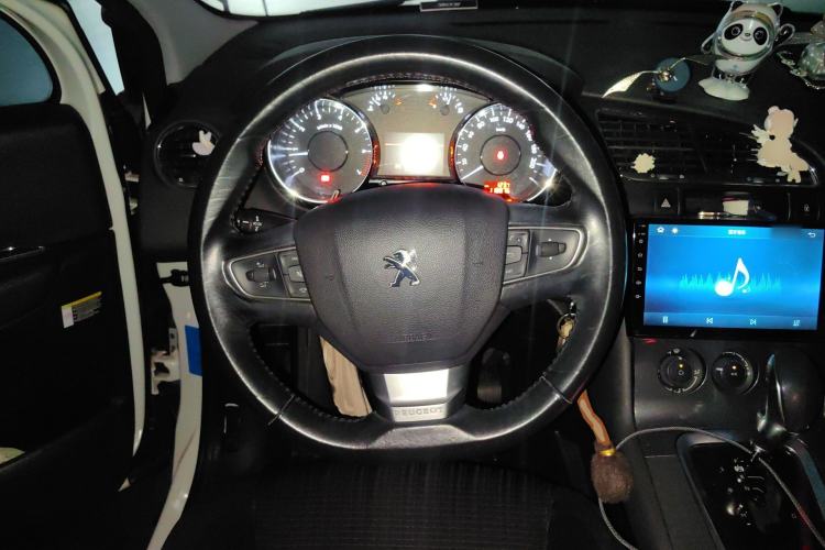 Used Peugeot 3008 2016 1.6THP Automatic Classic Edition Steering Wheel