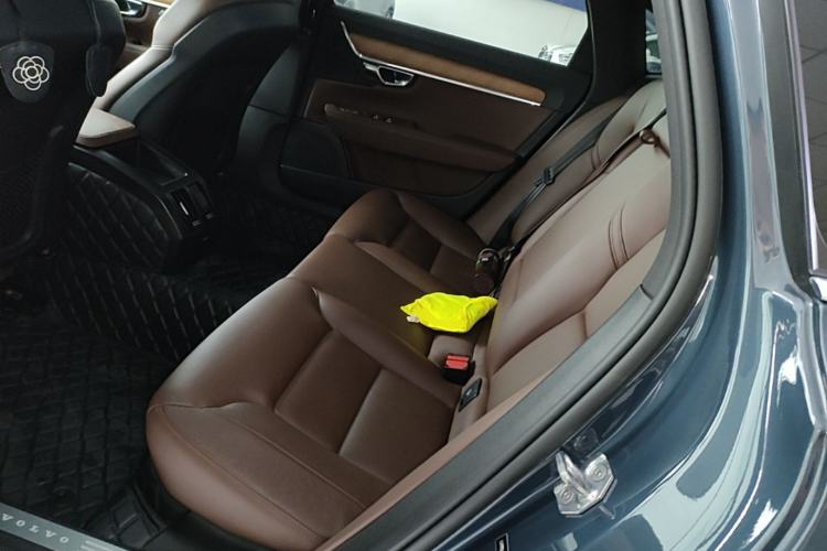Used Volvo S90 2022 B5 Zhiyi Luxury Edition
