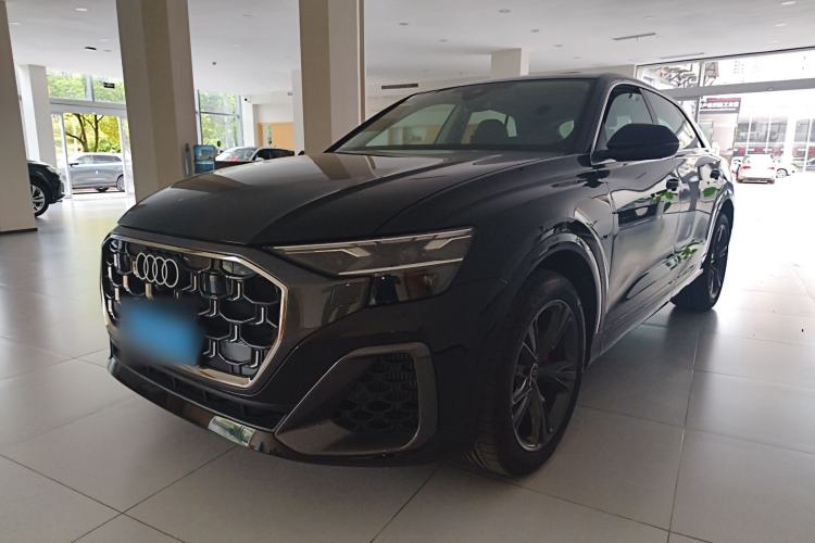 Used Audi Q8 2024 55 TFSI Luxury Dynamic Model