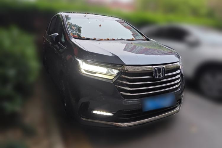 Used Honda Odyssey 2022 2.0L eHEV Sharp Supreme Edition Front Right 45 Deg