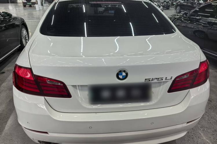 Used BMW 5 Series 2013 525Li Leading Model
