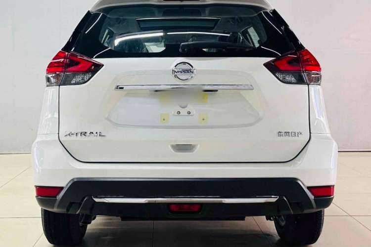 Used Nissan X-Trail 2023 Classic 2.0L Two-Wheel Drive Smart Connect Premium Edition
