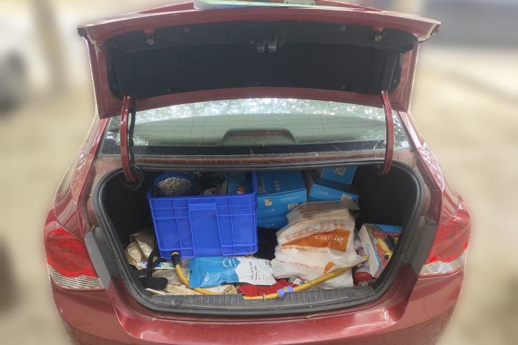 Used Chevrolet Cruze 2013 1.6L SE MT Trunk