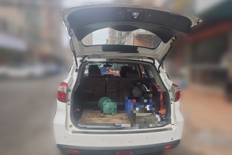 Used Venucia T70 2015 1.6L Manual Ruixing Edition Trunk