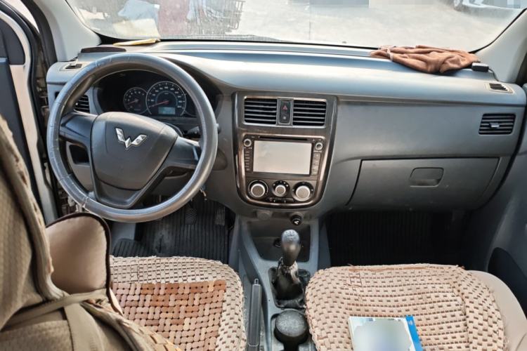 Used Wuling Rongguang 2014 1.5L S Base Version