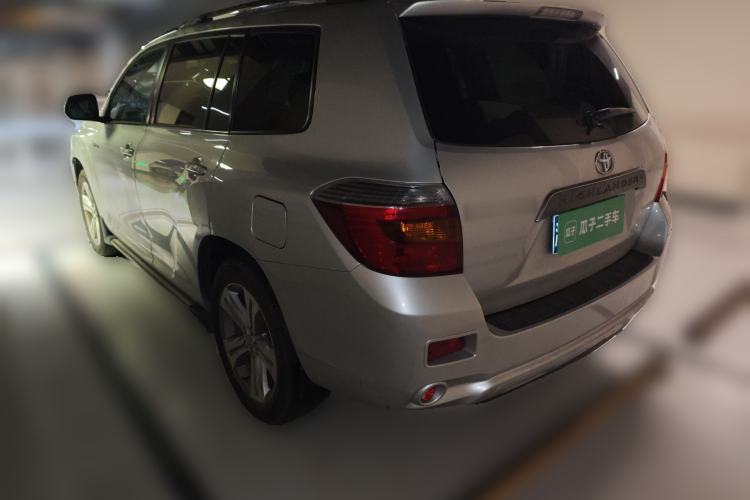 Used Toyota Highlander 2011 2.7L Two-Wheel Drive 7-Seater Luxury Edition
